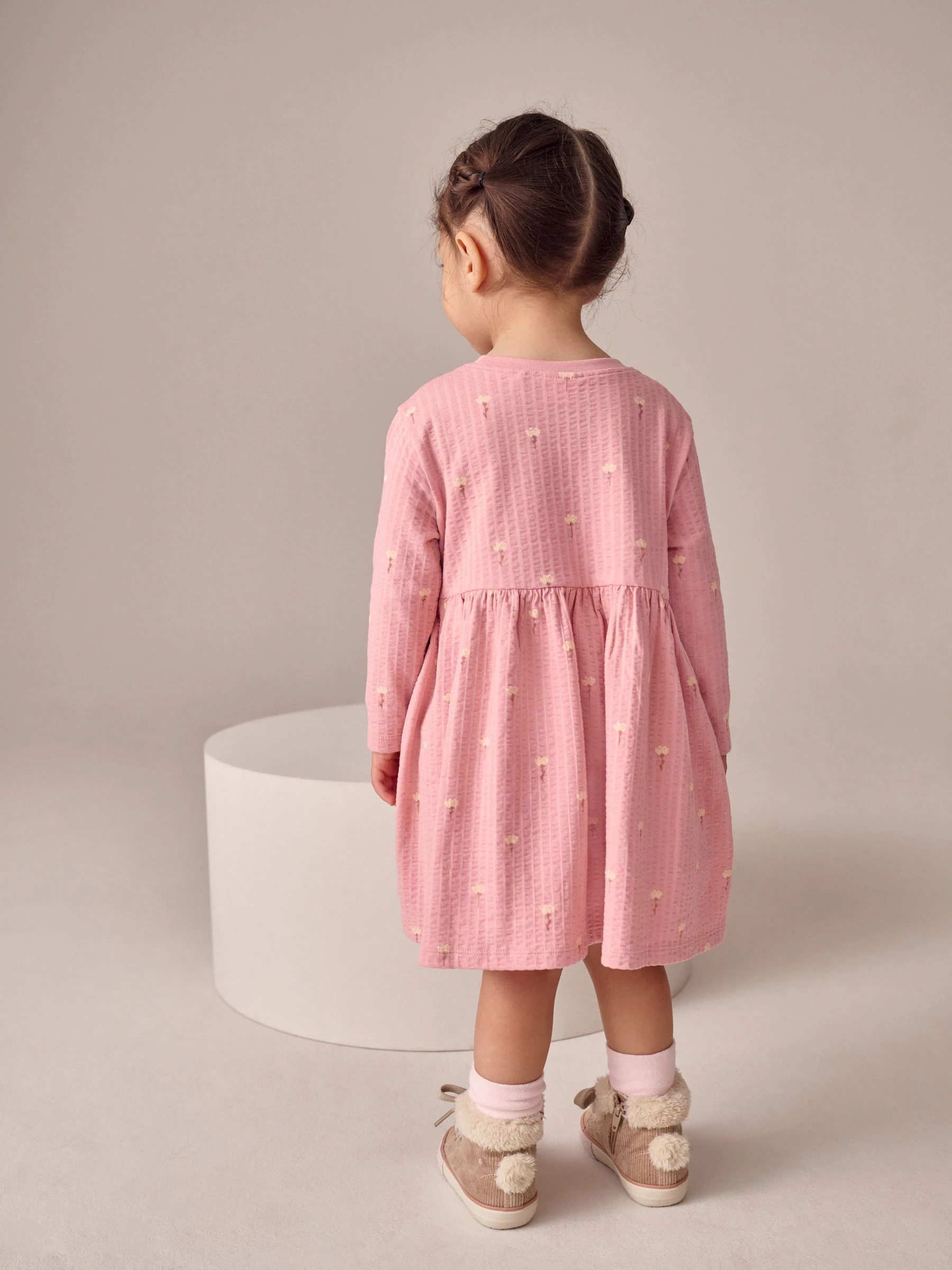 Roze met konijnen - Jurk met lange mouwen en versiering (3mnd -7jr)