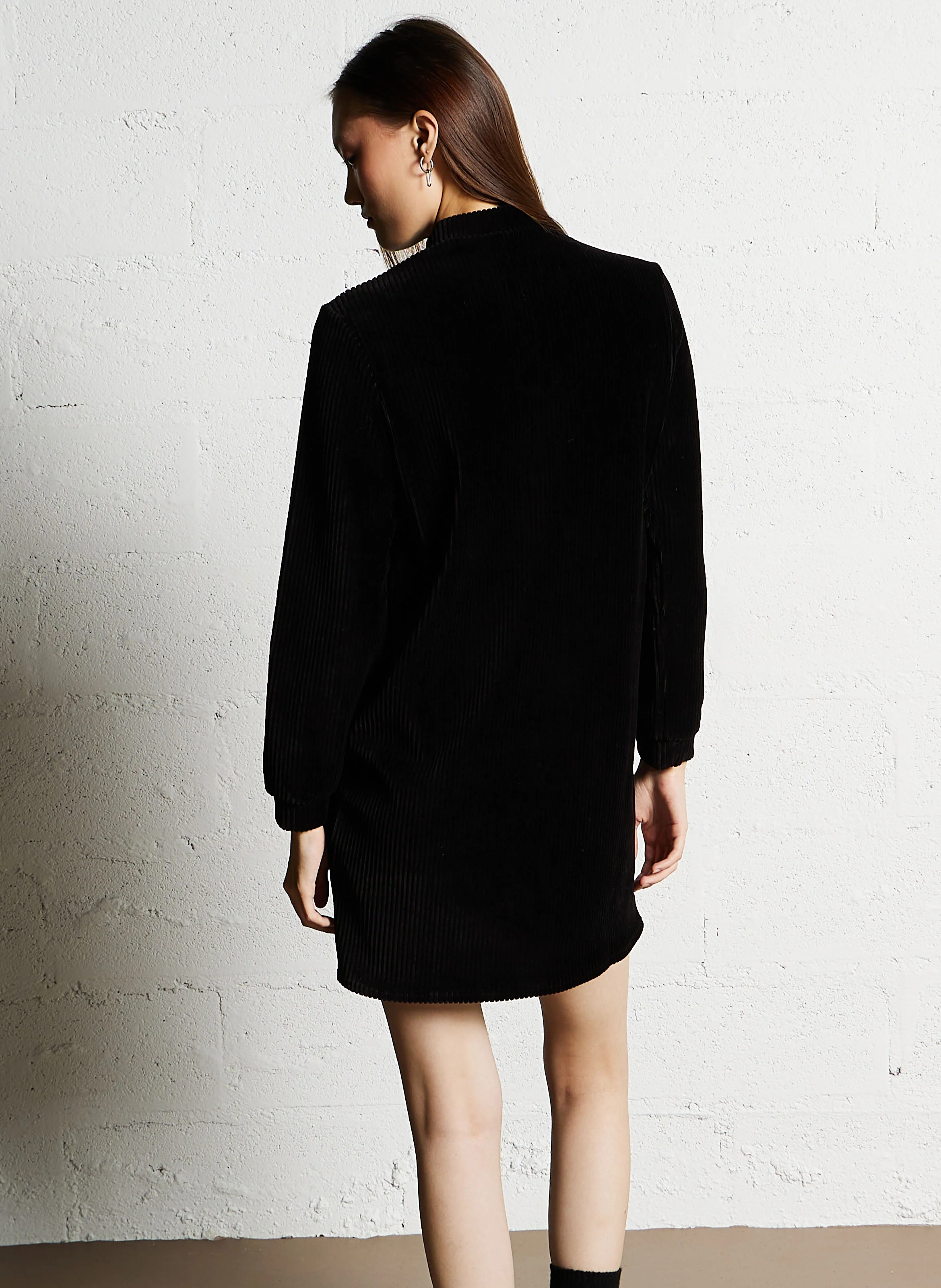 Robe col rond à boutons fantaisies en coton mélangé | Noir