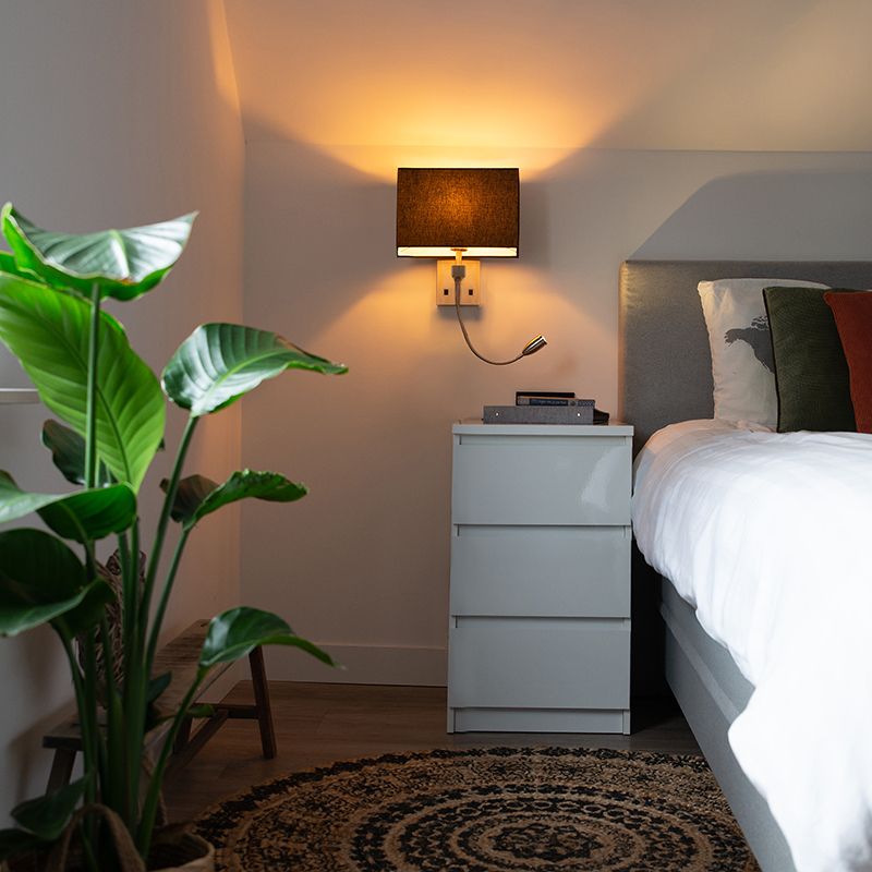 Wandlamp staal met zwarte kap en leesarm incl. LED - Bergamo