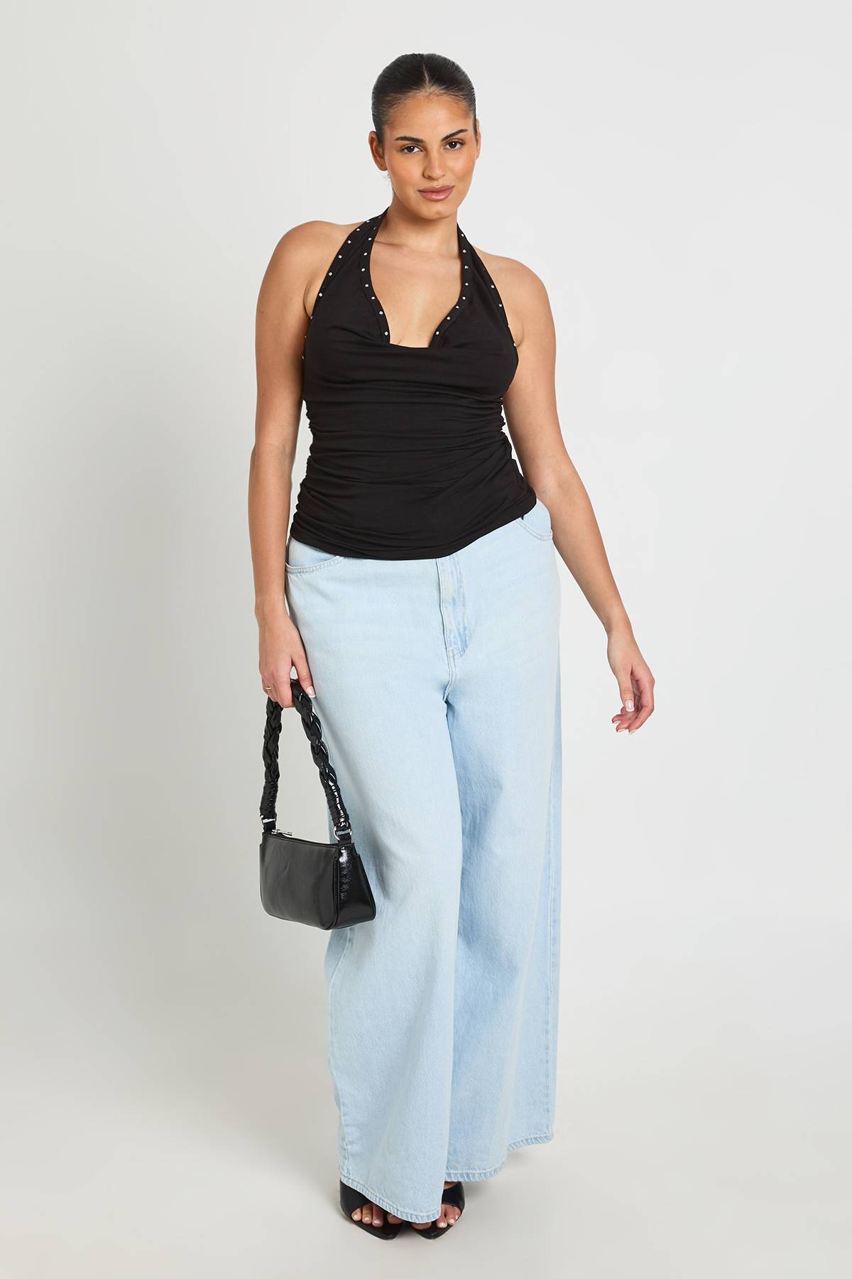 boohoo Haut Grande Taille Col Bénitier Dos Nu Avec Détails Cloutés