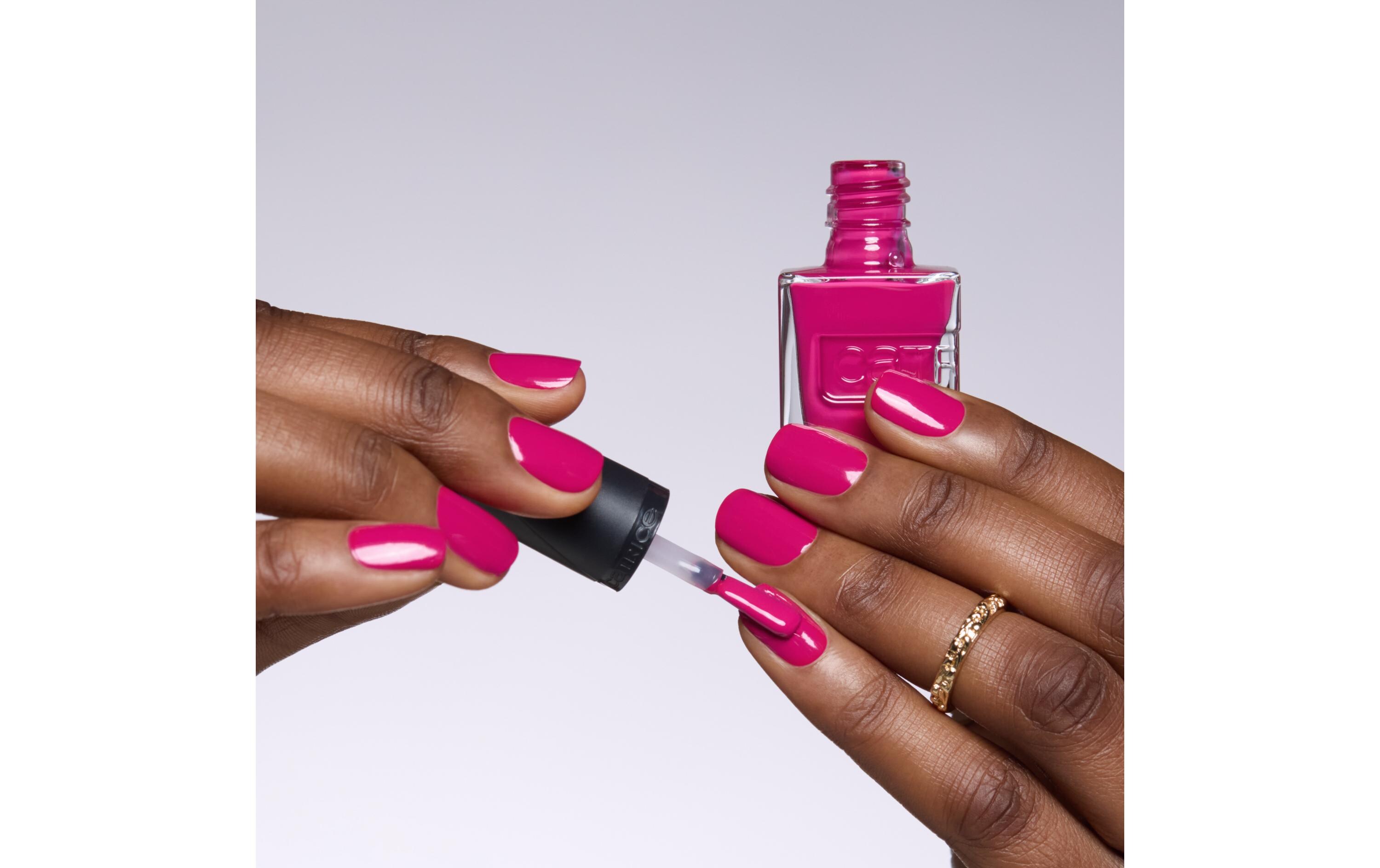 Nagellack Gel Affair 018 Berry StylesLanganhaltender Gel-Nagellack in einem leuchtenden Fuchsia-Ton