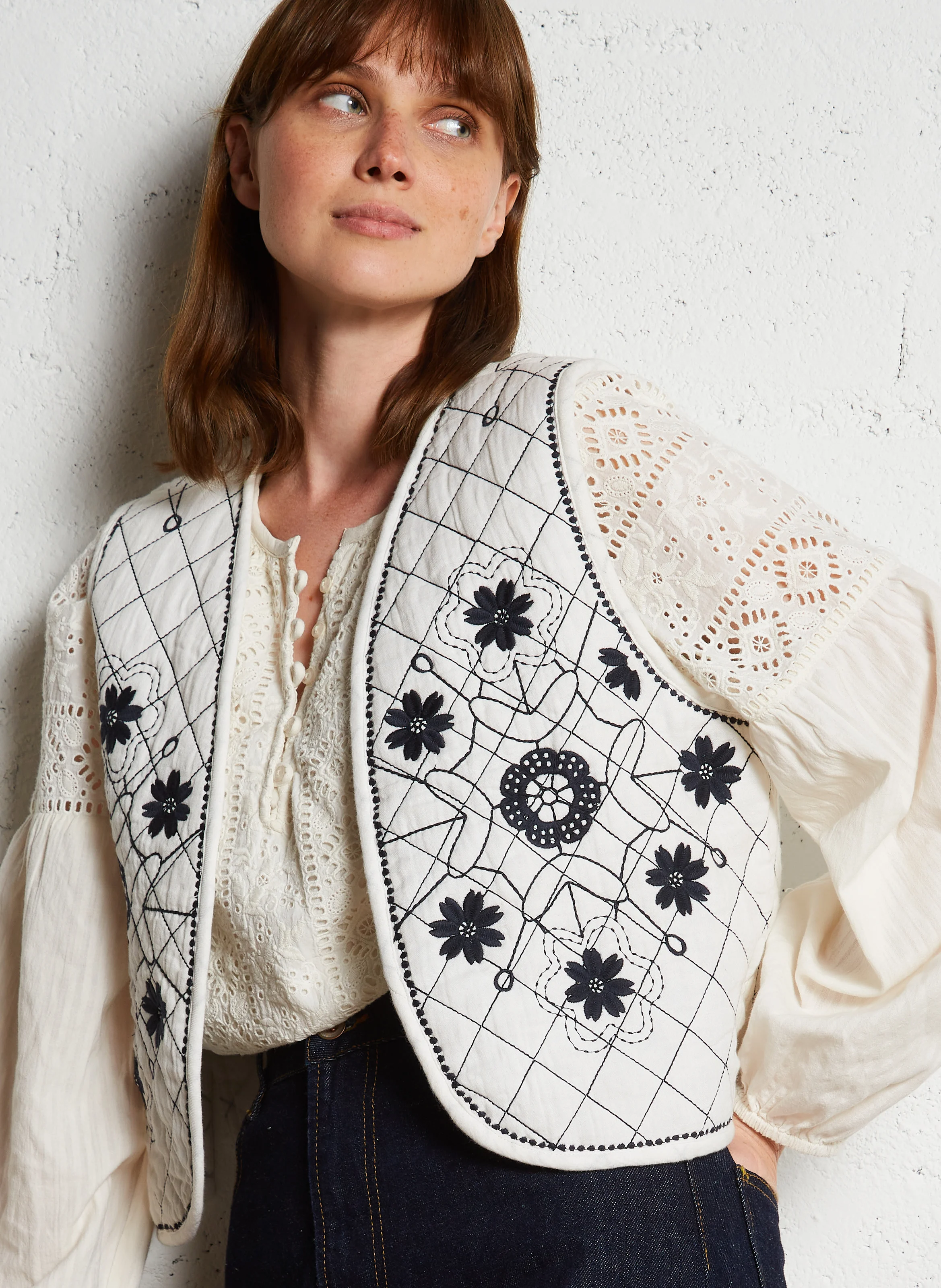 CALLIOPEE - Gilet brodé en coton | Beige