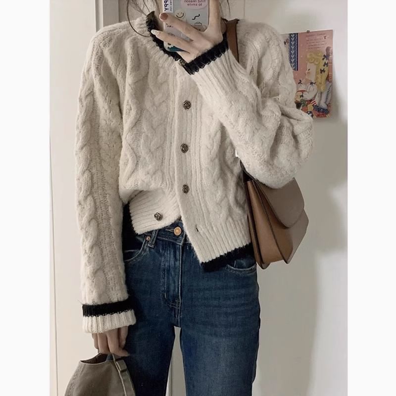 Ukiyo - Vest met contrasterende rand en ronde hals