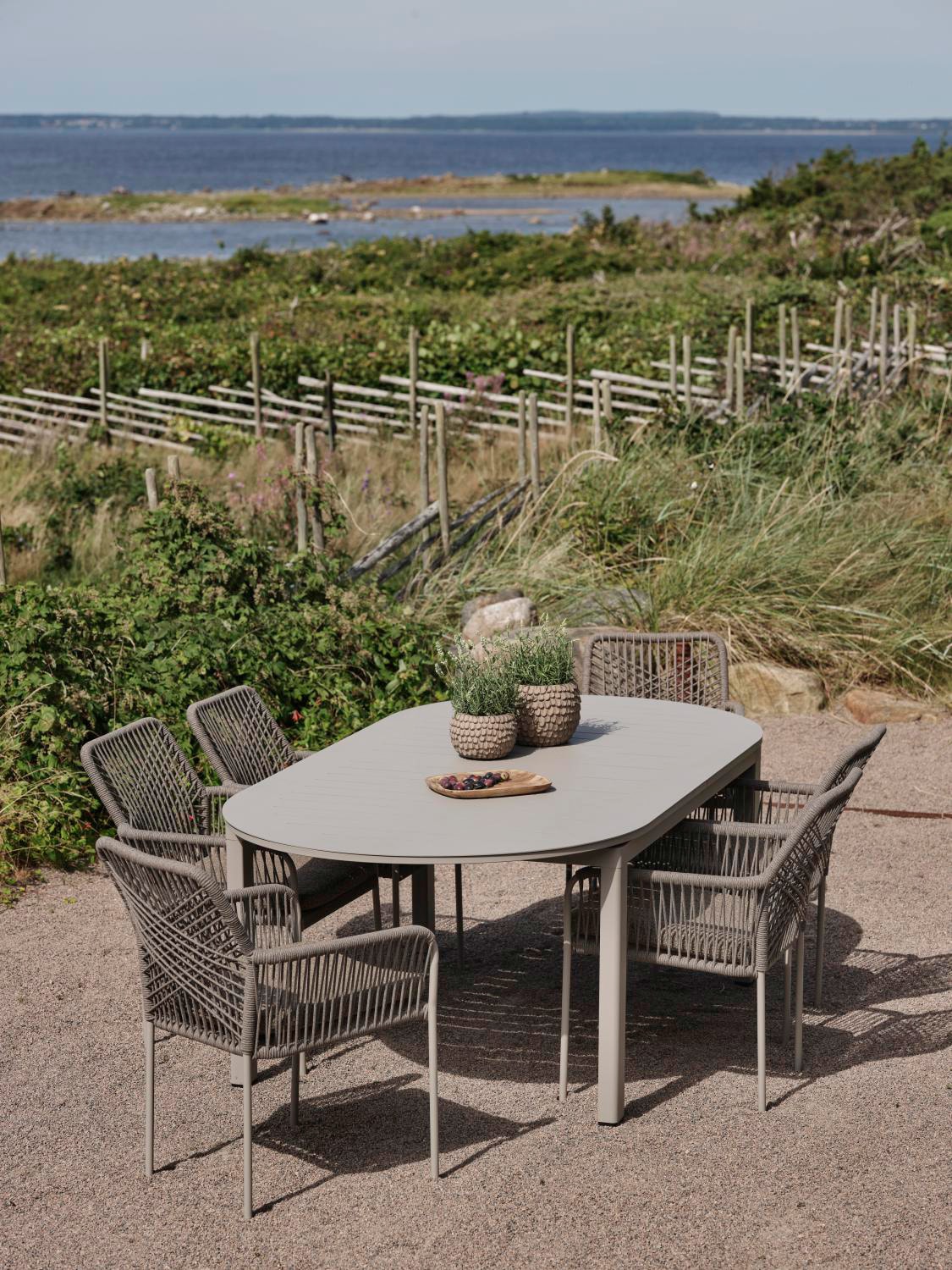 Brafab Gartentisch LOMMA 220-280 x 110 cm khaki