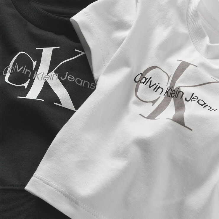 CK Kids Newborn Giftpack with monogram logo Beh