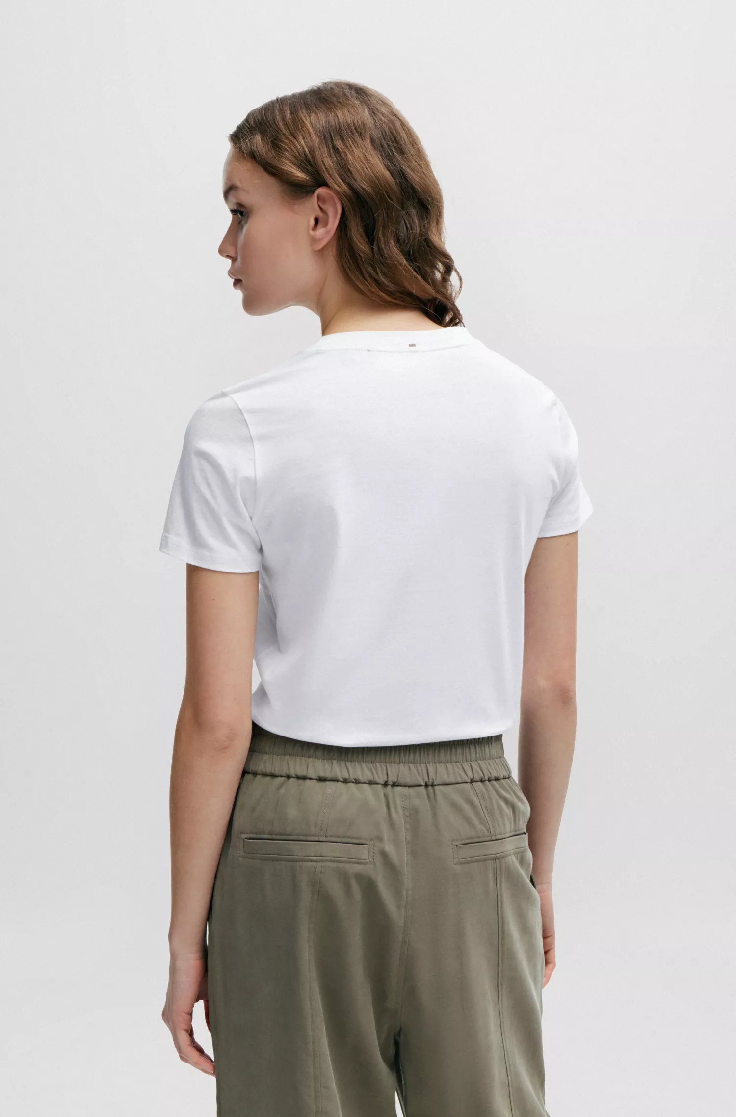 Camiseta BOSS laranja em malha de algodão, corte regular, com logotipo contrastante.