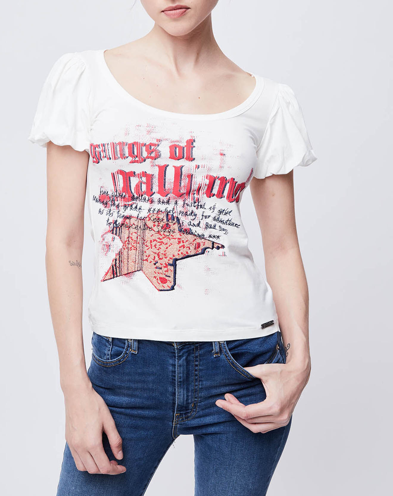John Galliano T-Shirt avec manches bouffantes blanc cassé/rouge/noir