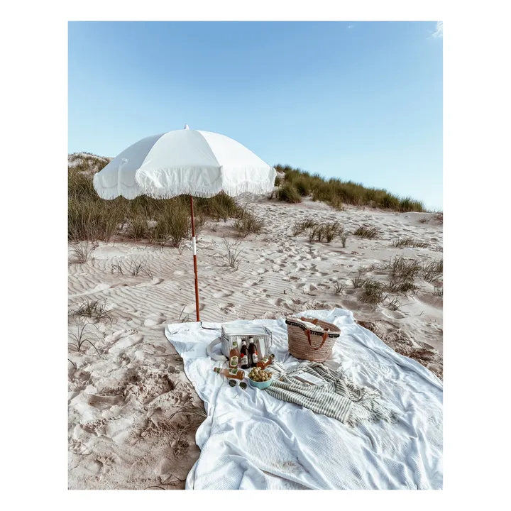 Business & Pleasure Co. Parasol frangé Holiday | Blanc