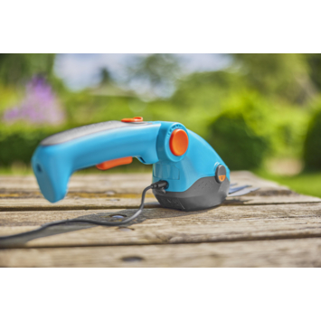 Gardena 3,6V grasschaar ClassicCut incl. wielen en steel
