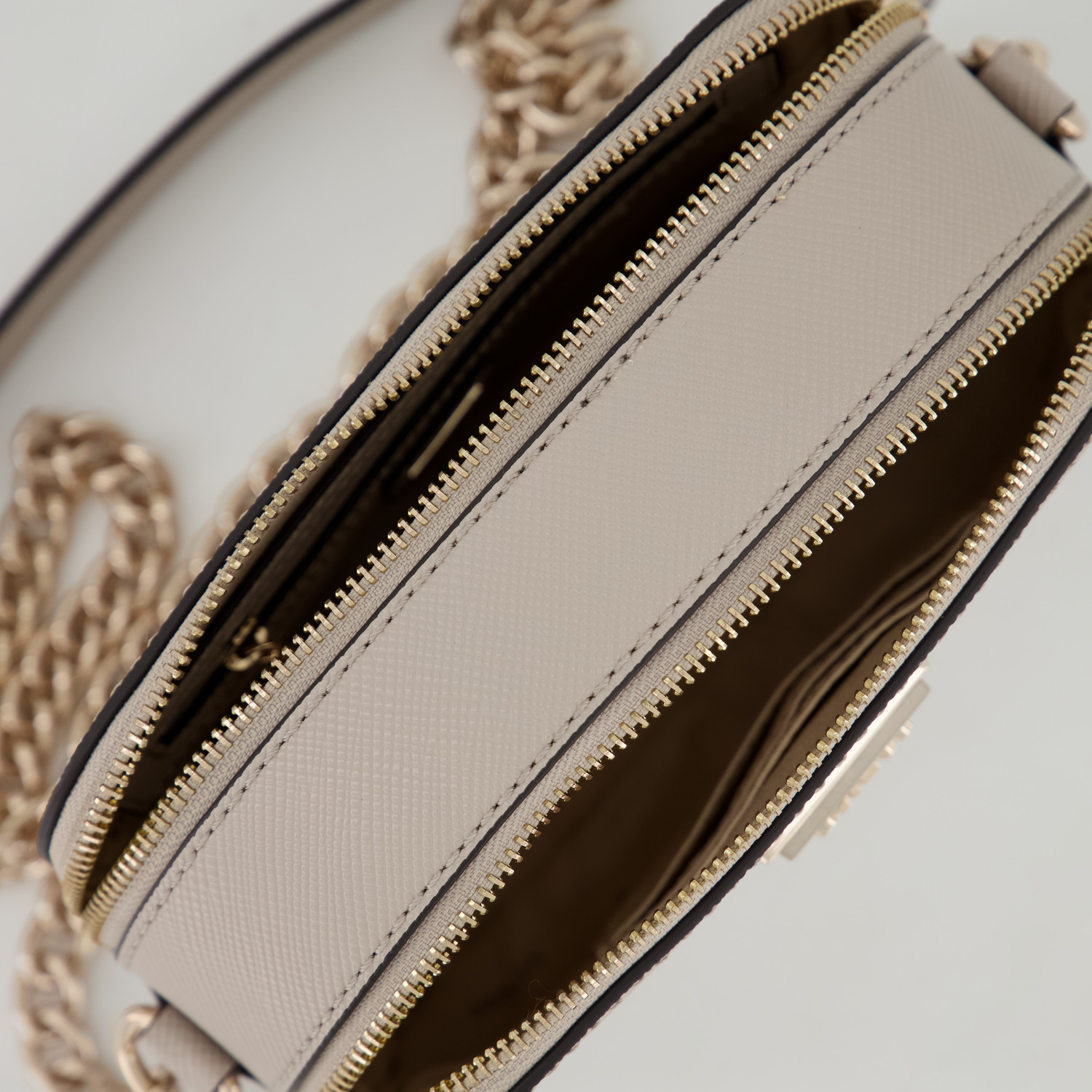 GUESS NOELLE CROSSBODY CAMERA