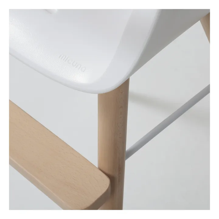 Micuna Chaise haute OVO LUXE ONE harnais en simili cuir beige | Blanc