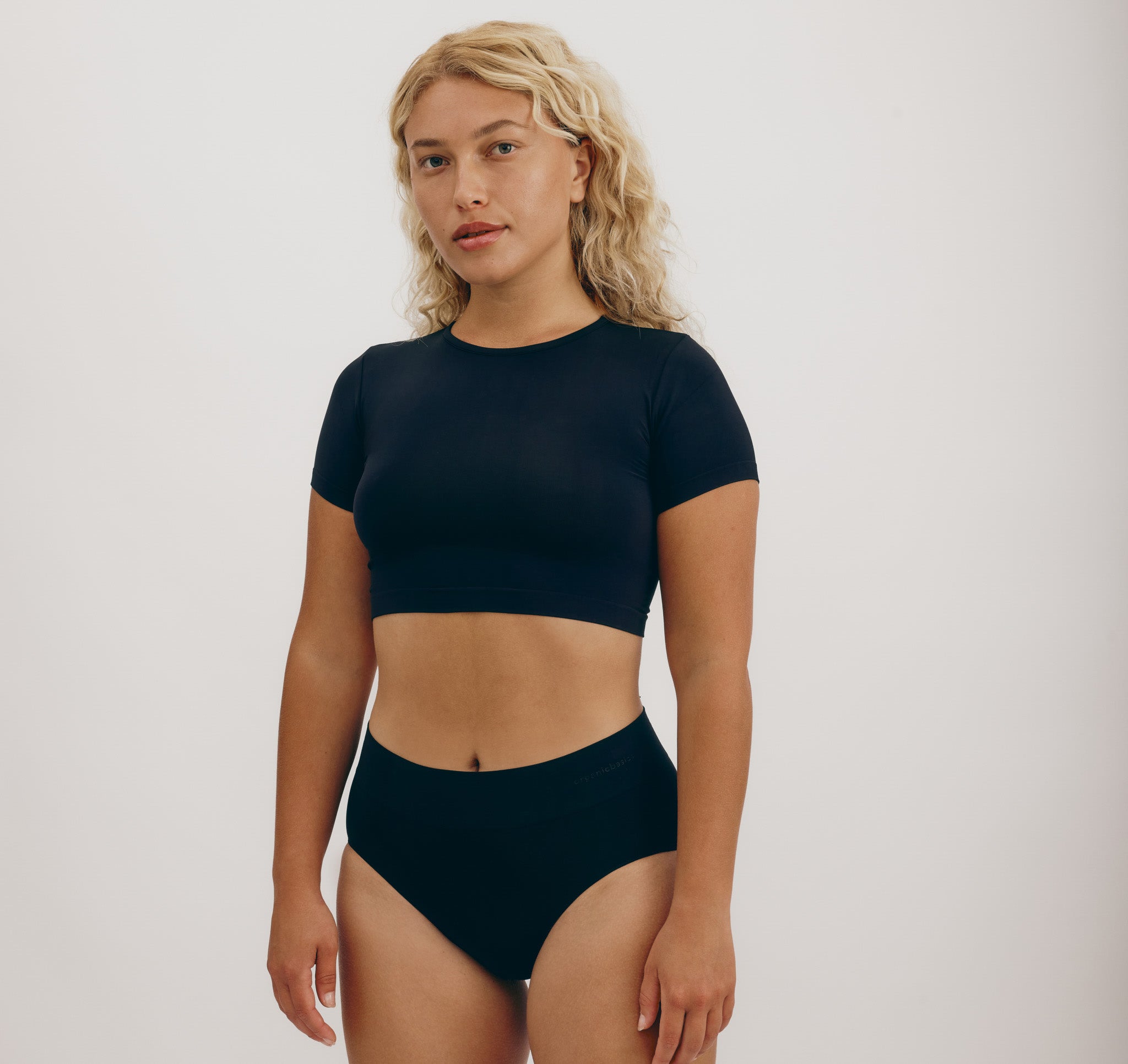 RECYCLED NYLON<br>Smooth Hipster