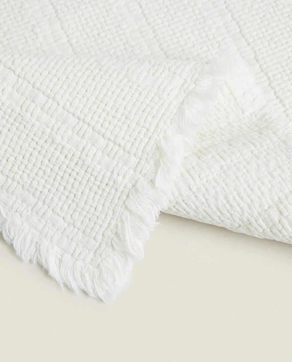 TAPETE DE BANHEIRO ANTIDERRAPANTE COM DESIGN DE TRELIÇA