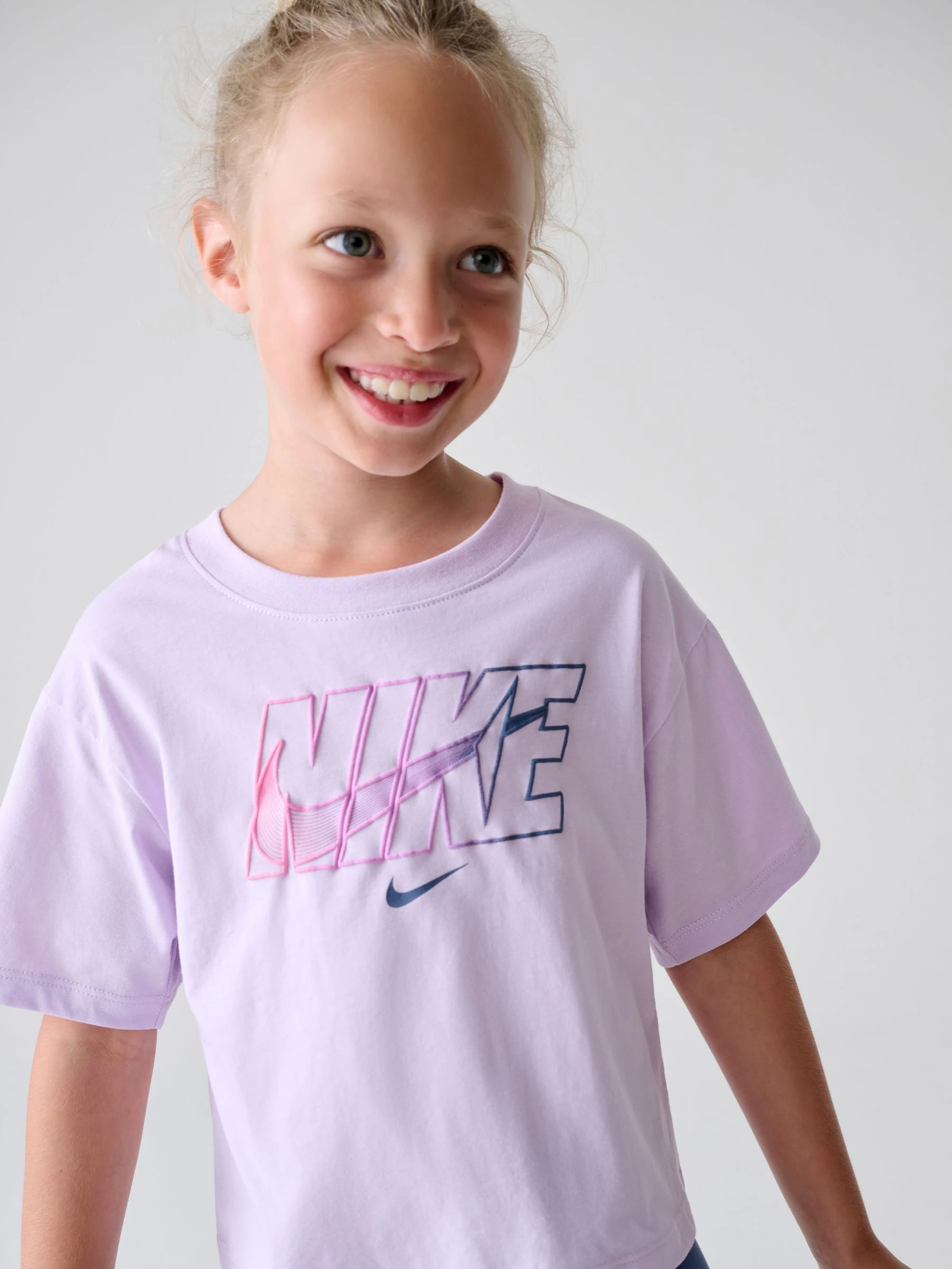 Blauw - Nike set van fietsshorts en T-shirt voor kleine kinderen