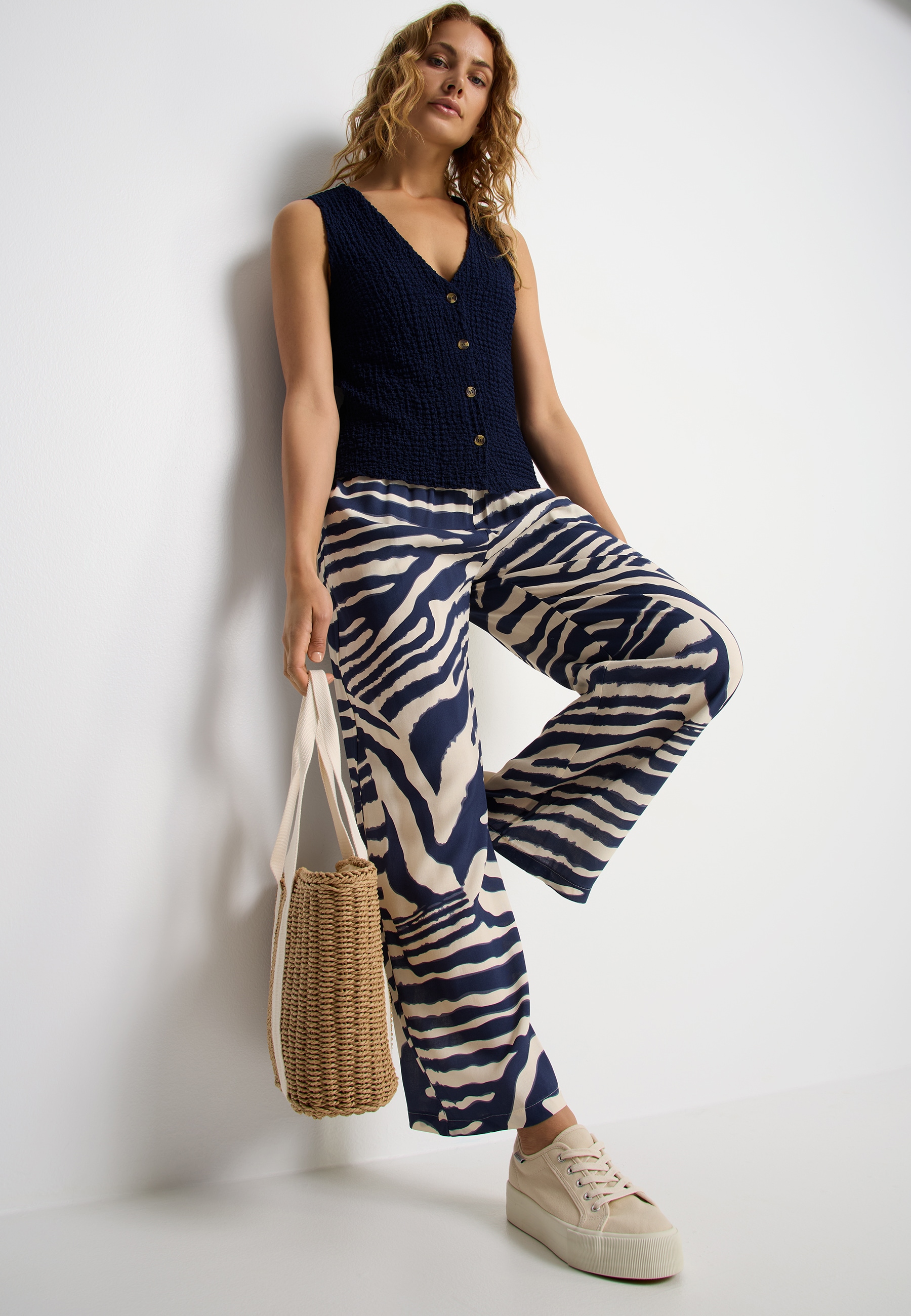 LASCANA Palazzohose  mit Animalprint, Schlupfhose, Wide-Leg, modisch