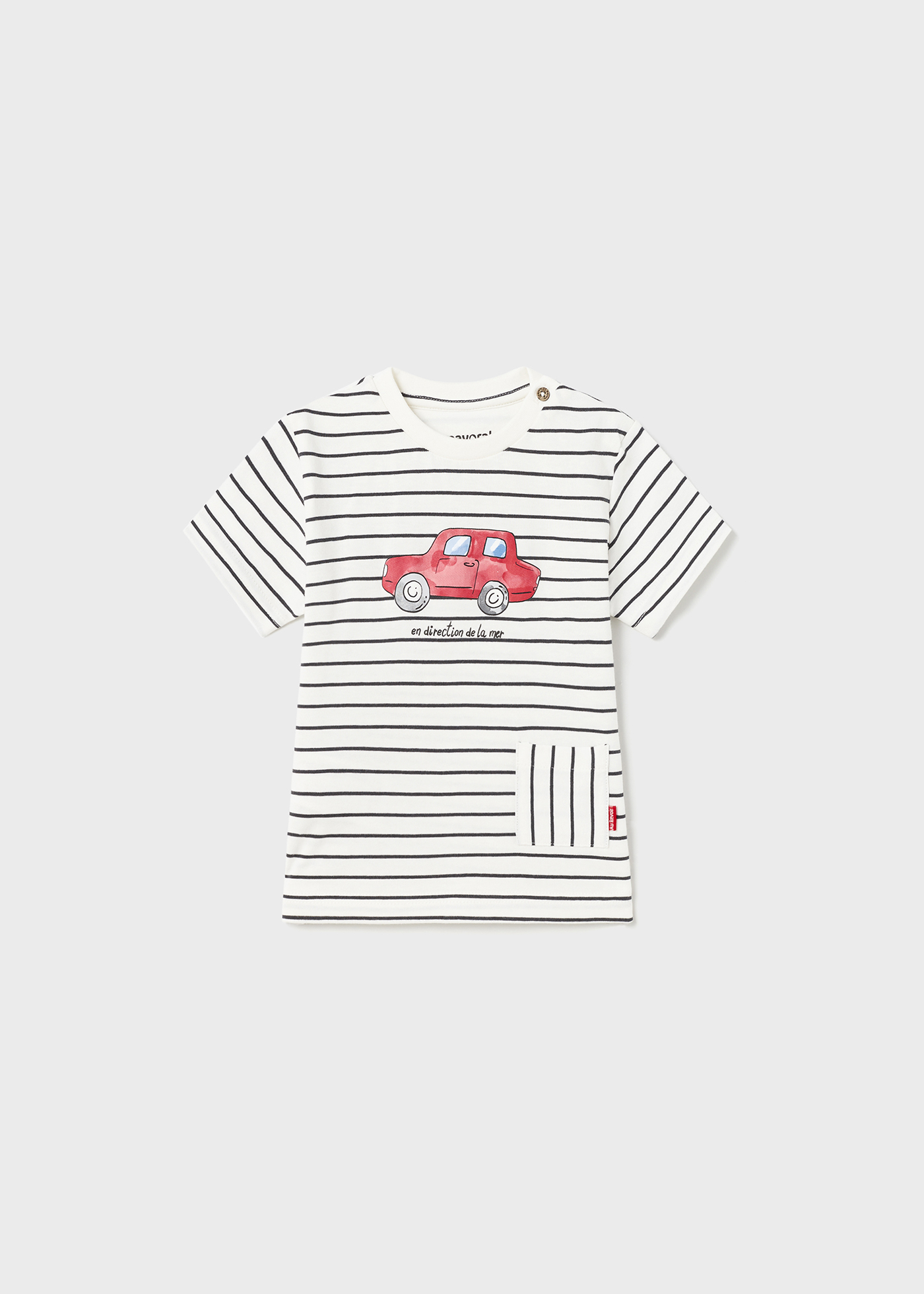 Camiseta infantil com estampa feita em algodão sustentável.
