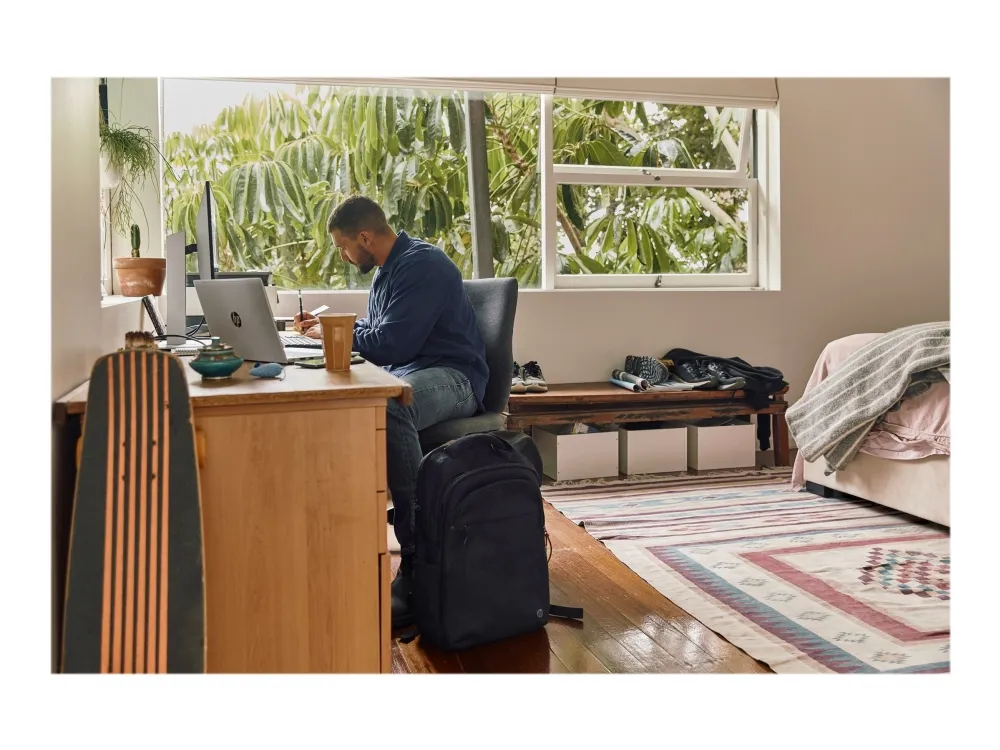 HP Pro Mobile Thin Client mt440 G3 - Intel Celeron - 7305 - Win 10 IoT Enterprise - UHD Graphics - 8 GB RAM - 256 GB SSD NVMe, HP Value   128 GB M.2 2230 SSD NVM Express (NVMe), HP Value - 14