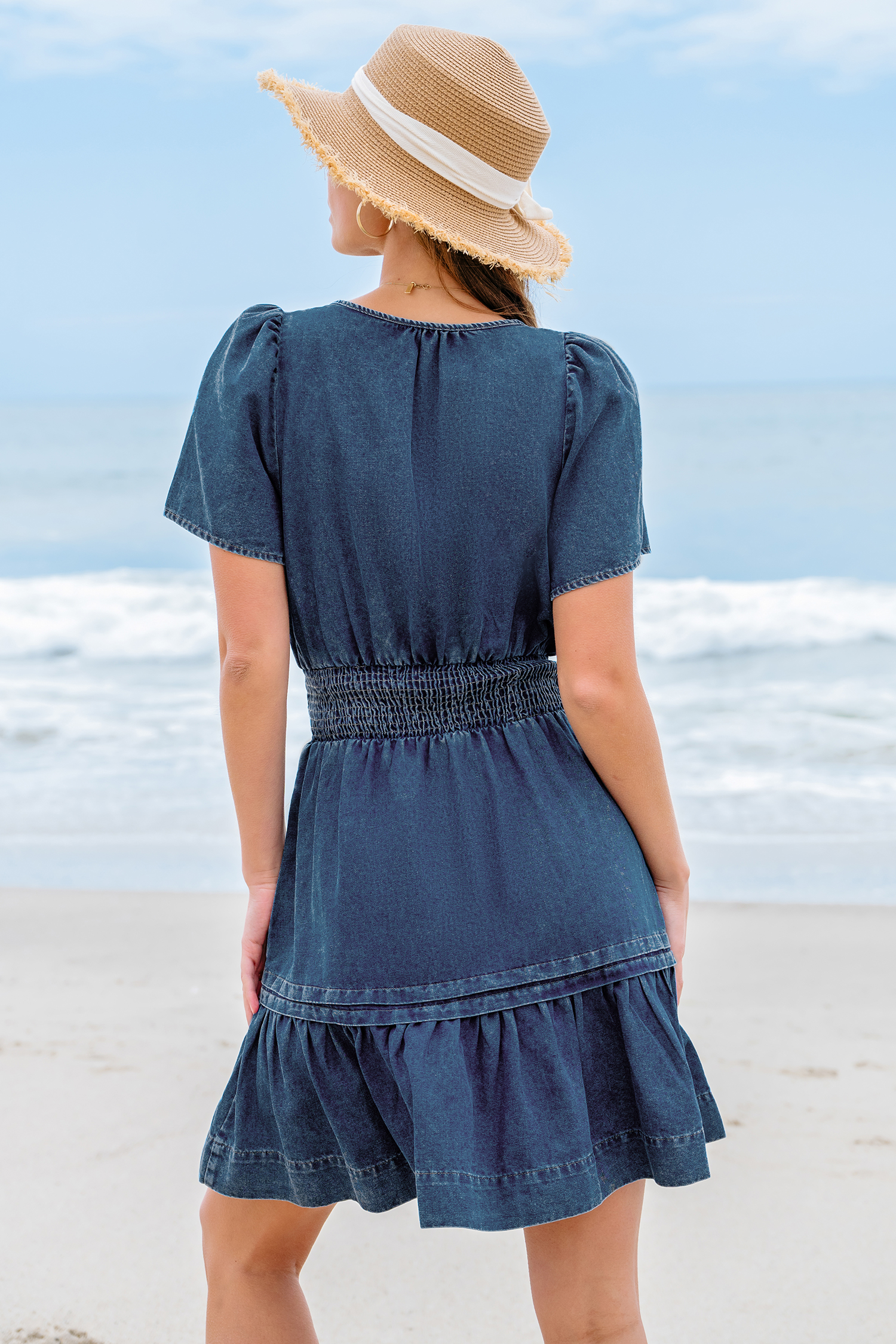 Robe mini en pur coton avec col rond fendu à manches courtes