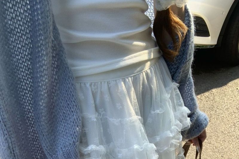 Tonni's - Hoge taille effen kanten mini A-lijn rok met volant