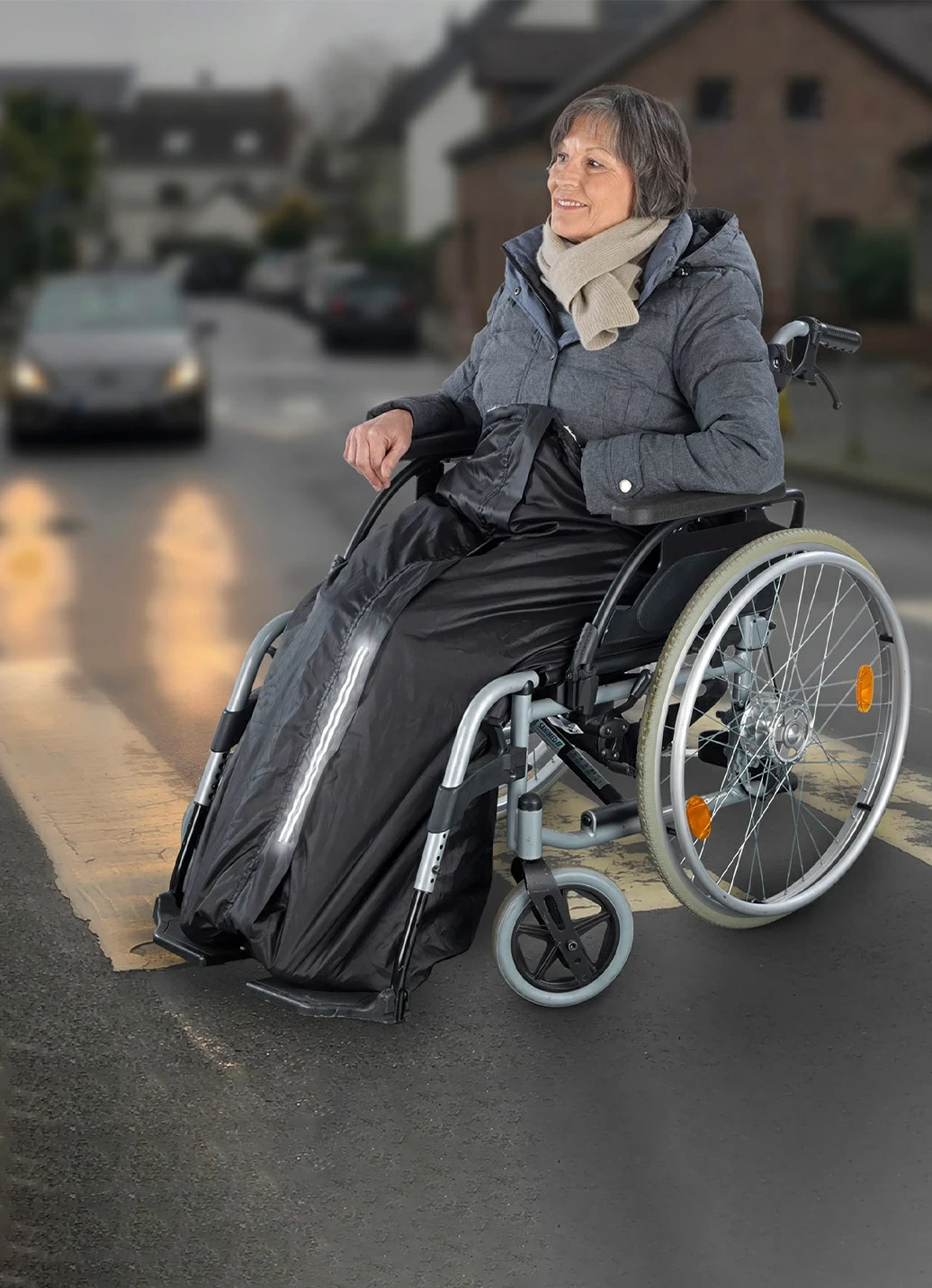 Rollstuhl-Wärmesack hält trocken und warm bei Schmuddelwetter