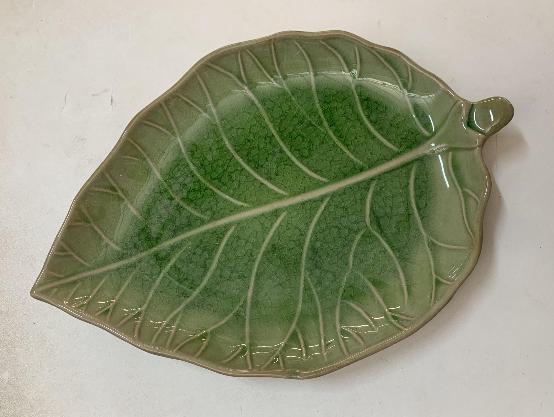 Ablage 'Blatt', grün, B 25 cm, L 17,5 cm, H 2 cm zu 6,50