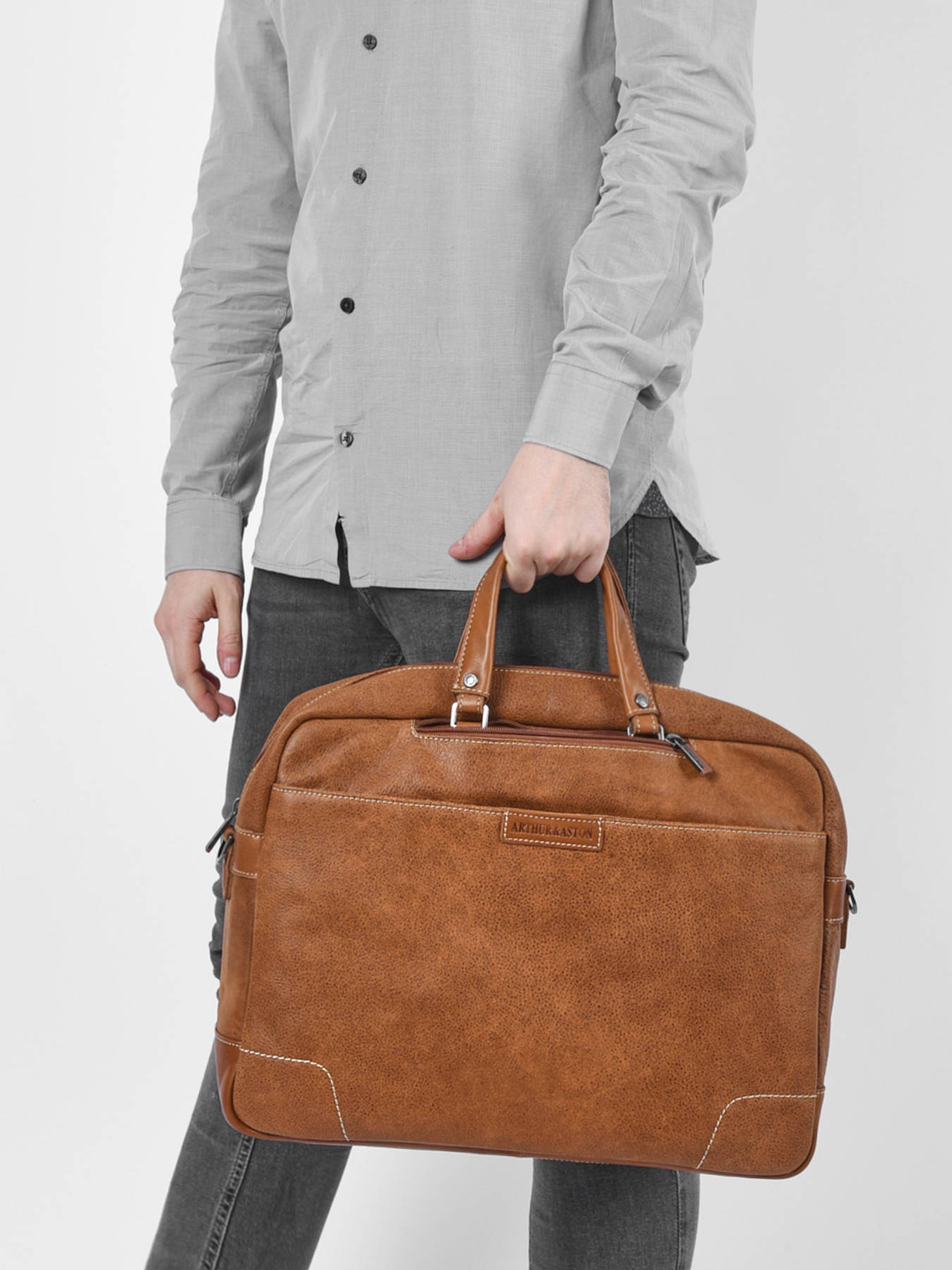 Porte documents (main) et sac  dos ARTHUR & ASTON