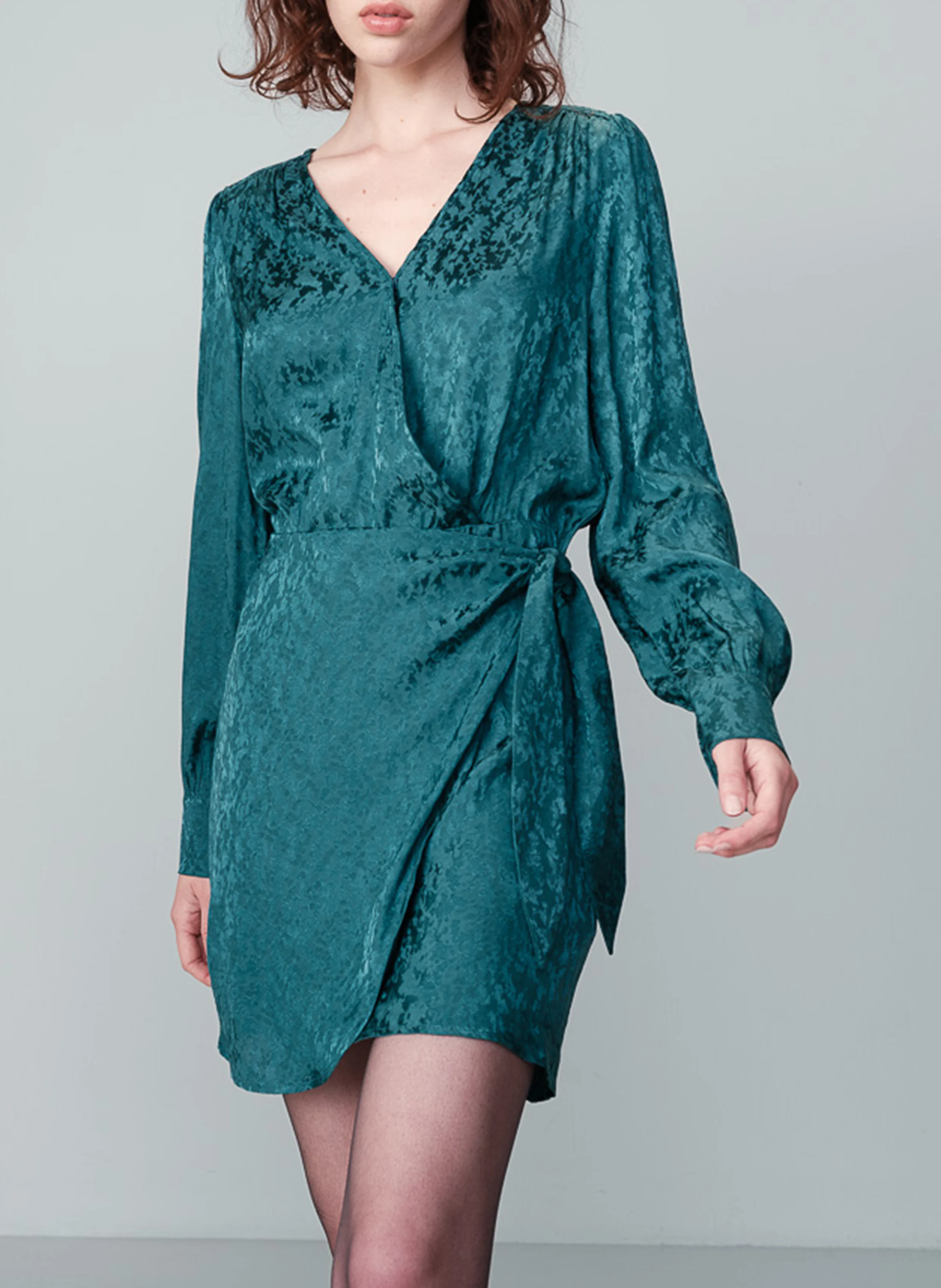 NUANCE - Robe courte cache-coeur | Vert