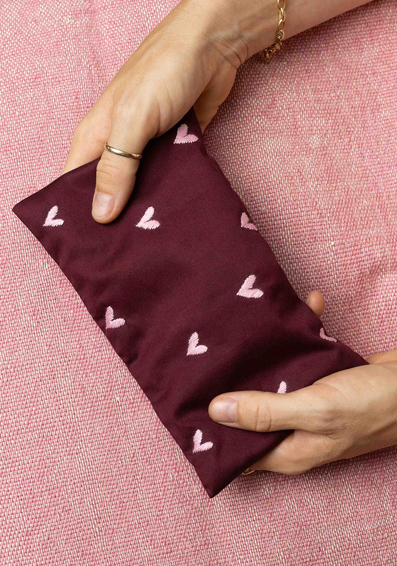 YOOMEE Augenkissen Eye Pillow Raha Hearts Bordeaux