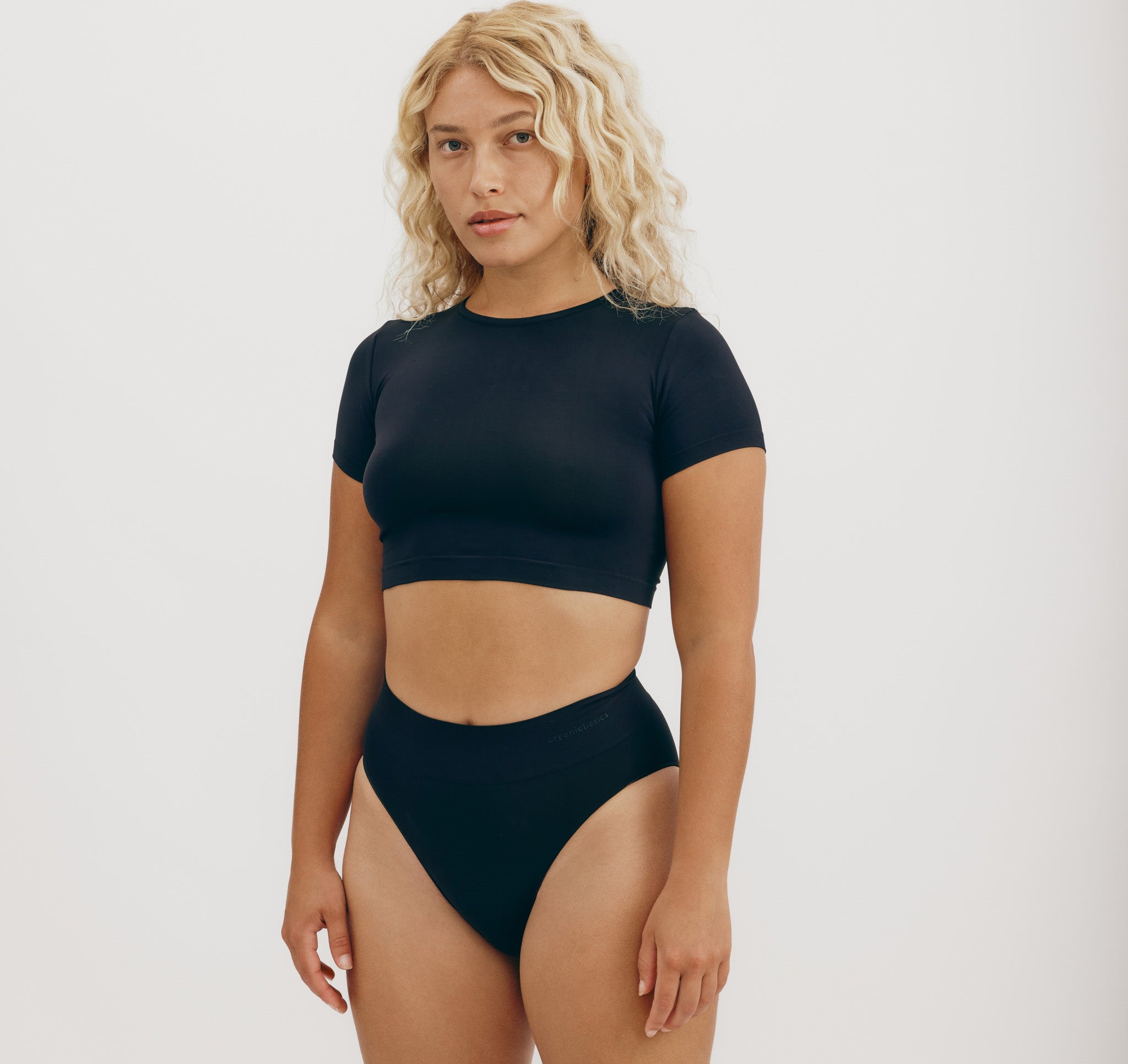 RECYCLED NYLON<br>Smooth High-Leg Briefs
