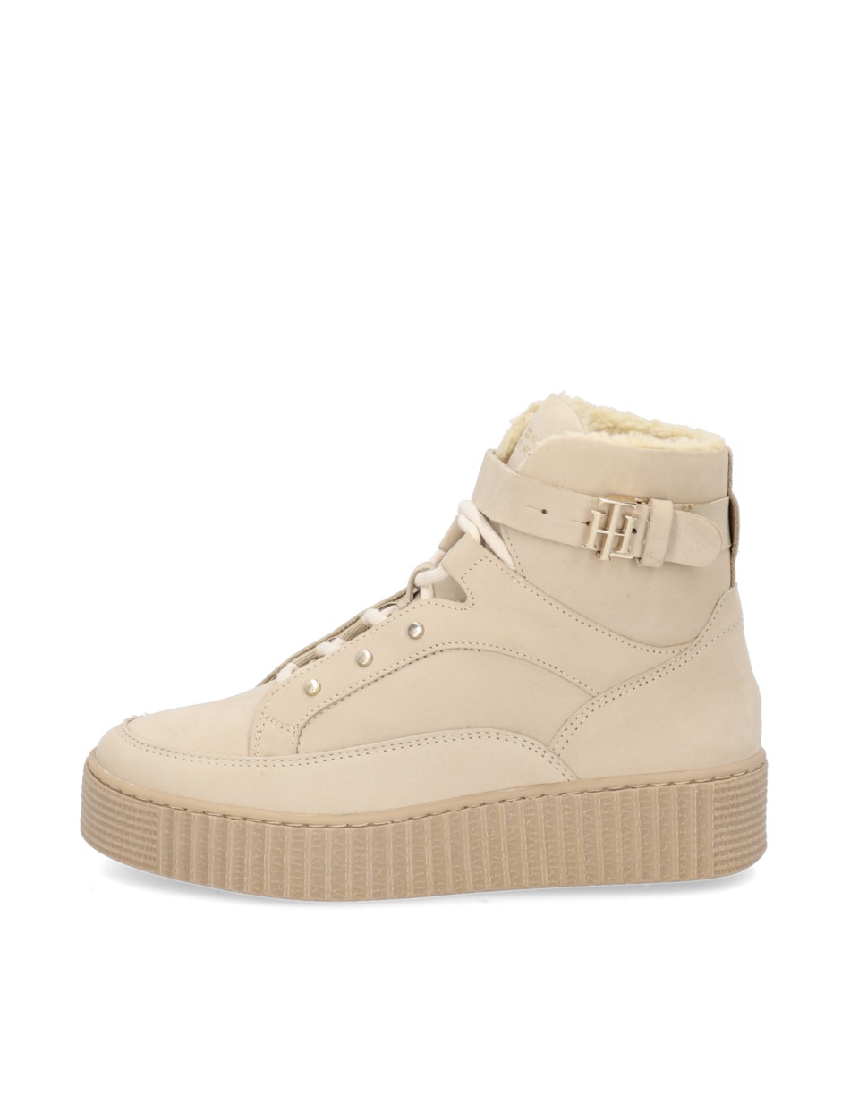 Warmlined Lace Up Boots