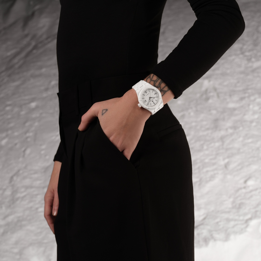 Maurice Lacroix Aikon Automatik 39mm Keramik weiss