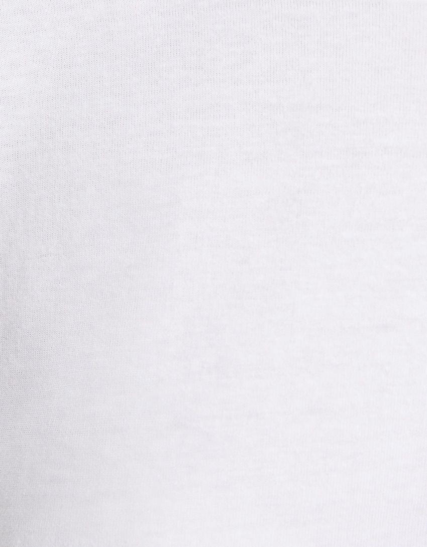Camiseta oversized da moda com mangas curtas e estampa.