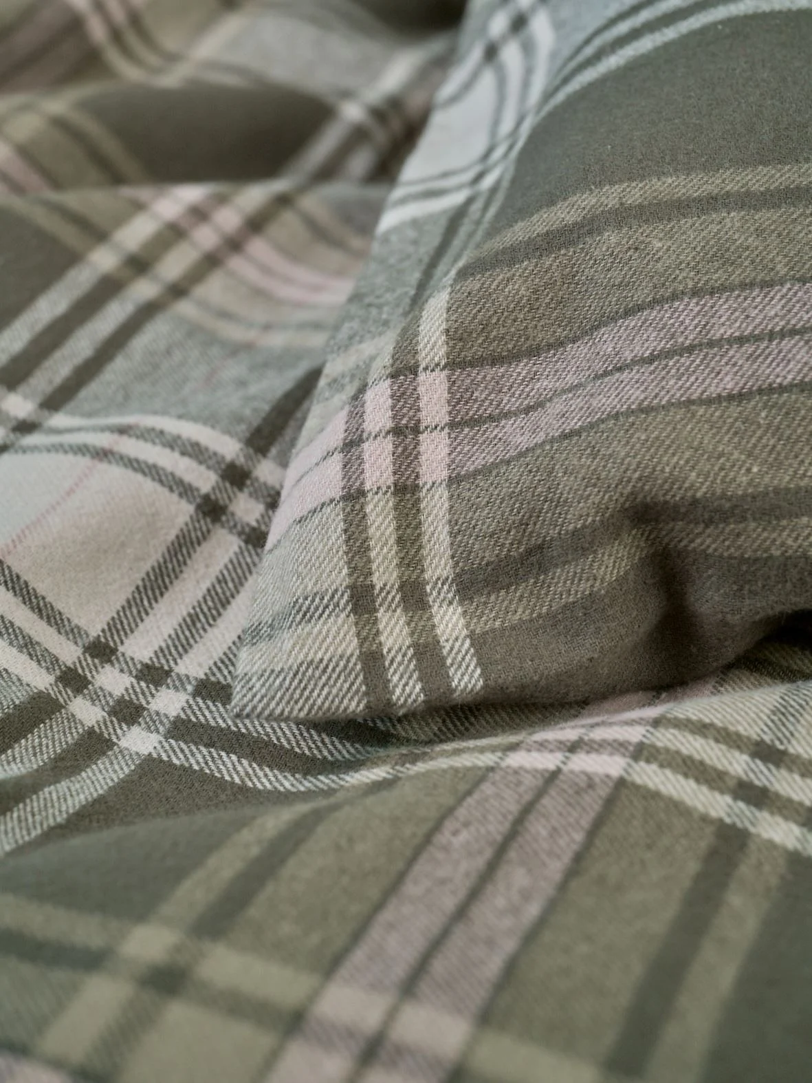 Garnfarget flanell sengesett multi grønn - 140x220 cm