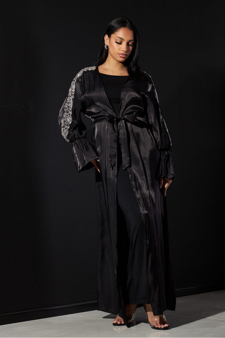 Kimono noir ceinturé à perle satiné et brillant