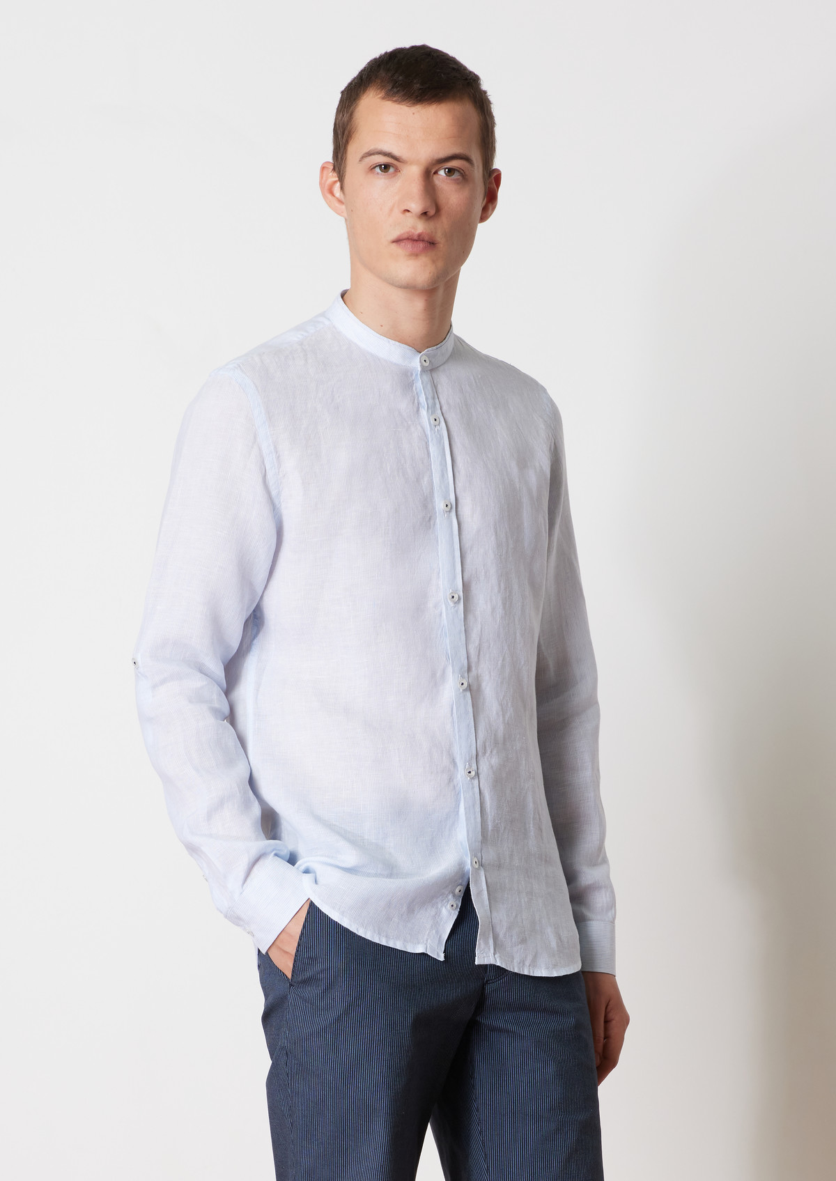 Chemise sport Slim en lin blanc à rayures bleu ciel à col officier