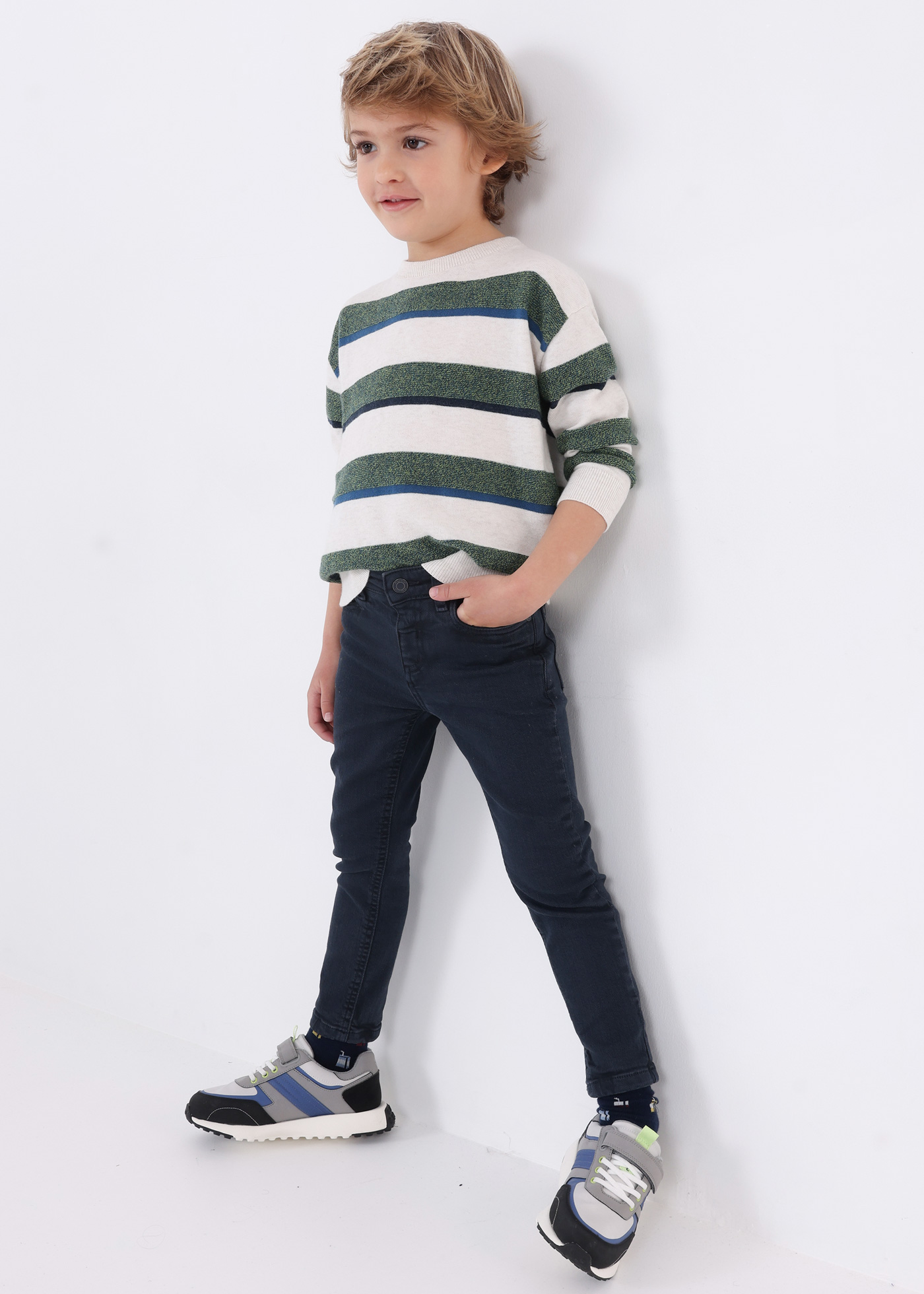 Calças de sarja skinny para menino