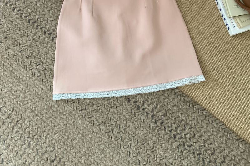 Flowerisque - Mini A-lijn rok met hoge taille en kanten rand