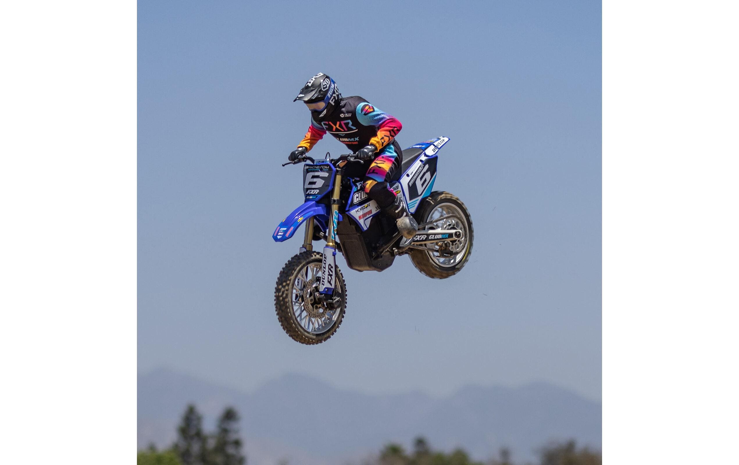 Motorrad Promoto MX Blau, ARTR, 1:4<br>Leistungsstarkes RC Motocross Bike