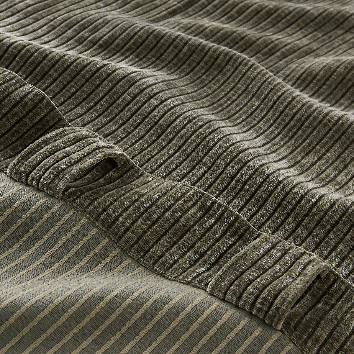 LA REDOUTE INTERIEURS<br>Cortina de veludo cotelê Carly com laços ocultos