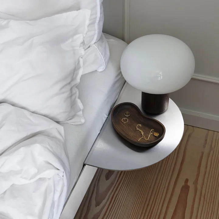 Moebe - Nachttisch für Bett, pine green