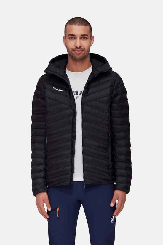 Mammut Mammut Albula In Hooded Isolatiejas
