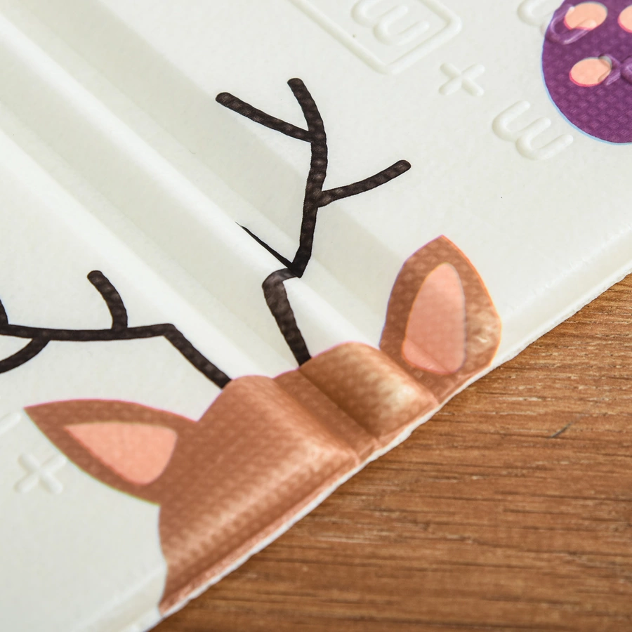 HOMCOM Kinderspielteppich mit 2 unterschiedlichen Designs, für Innen und Außen Mehrfarbig