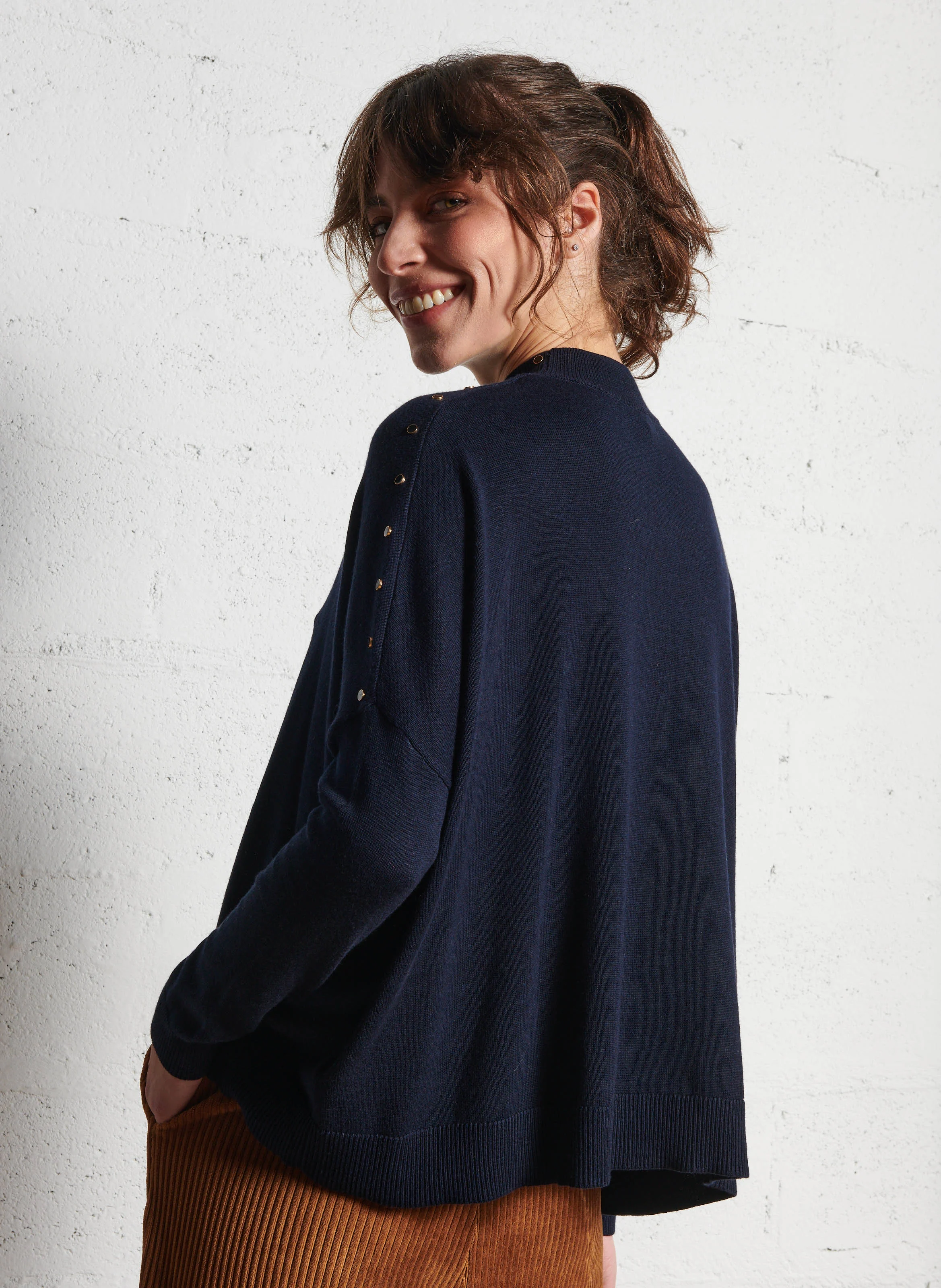 Pull cape tricot boutonné| Bleu