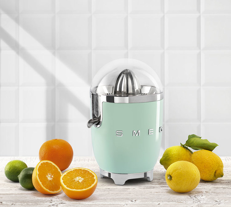 Presse-Agrumes CJF11PGEU Vert d'eau - SMEG
