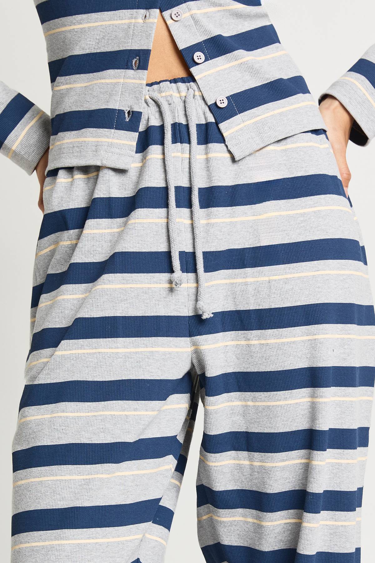 boohoo Pantalon Droit à Côtes Rayées
