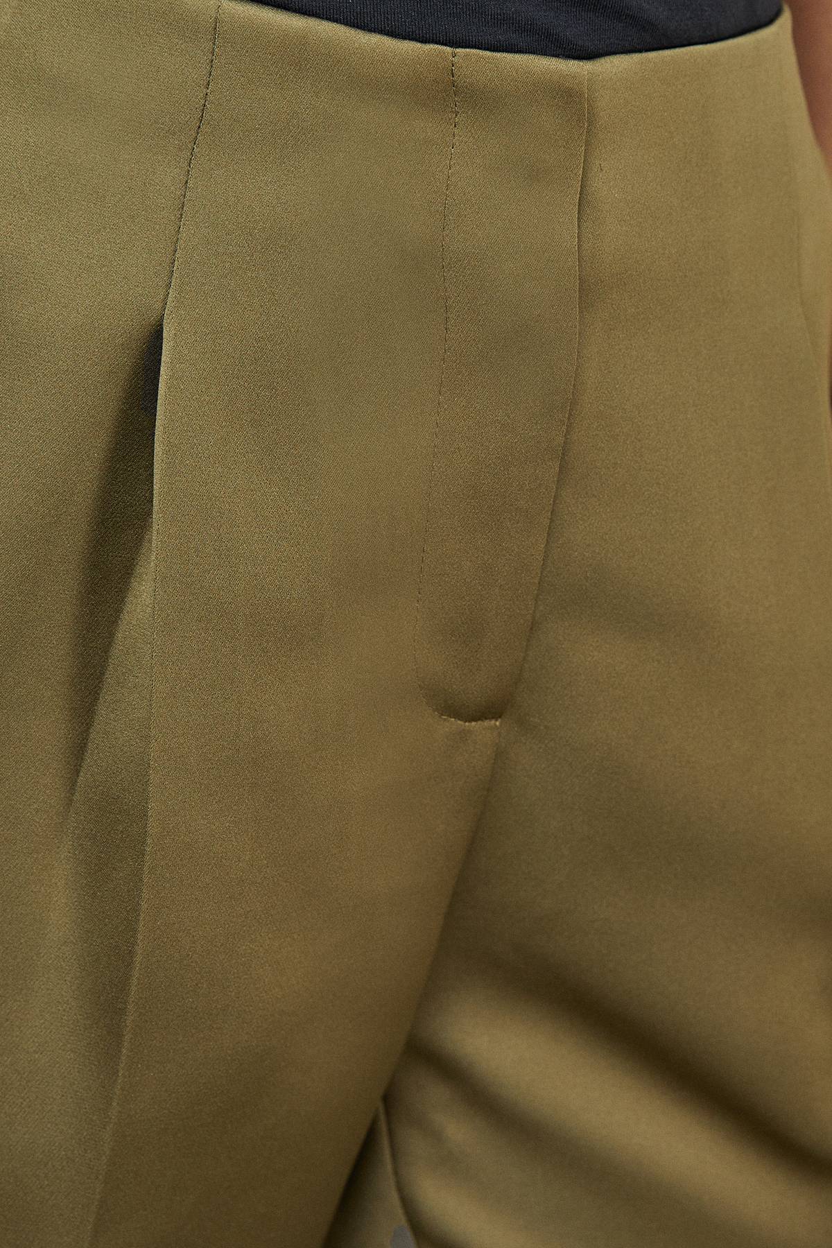 Warehouse Pantalon Évasé Taille Haute en Satin Premium Ensemble Coordonné