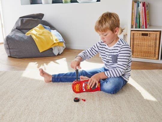 Revell Lightning McQueen, Sportsbil, Monteringssett, 1:20, Lightning McQueen, Alle kjønn, 19 stykker