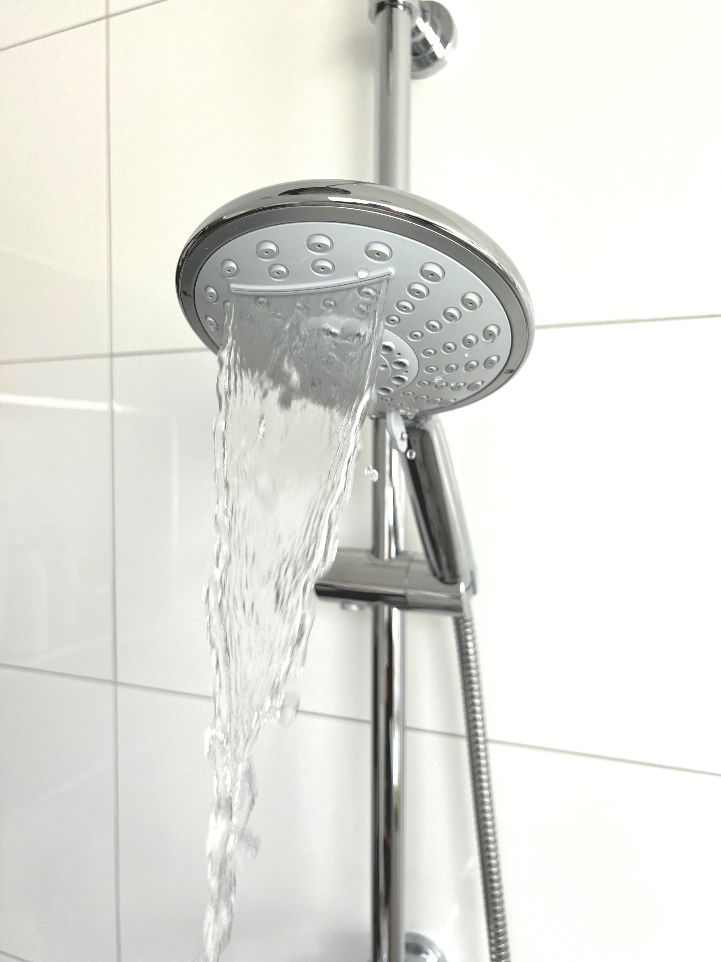 ADOB Handbrause »Wellness Happy N« 1 Stk. tlg. 4 Strahlfunktionen inkl. Schwallstrahlfunktion, Ø 15 cm