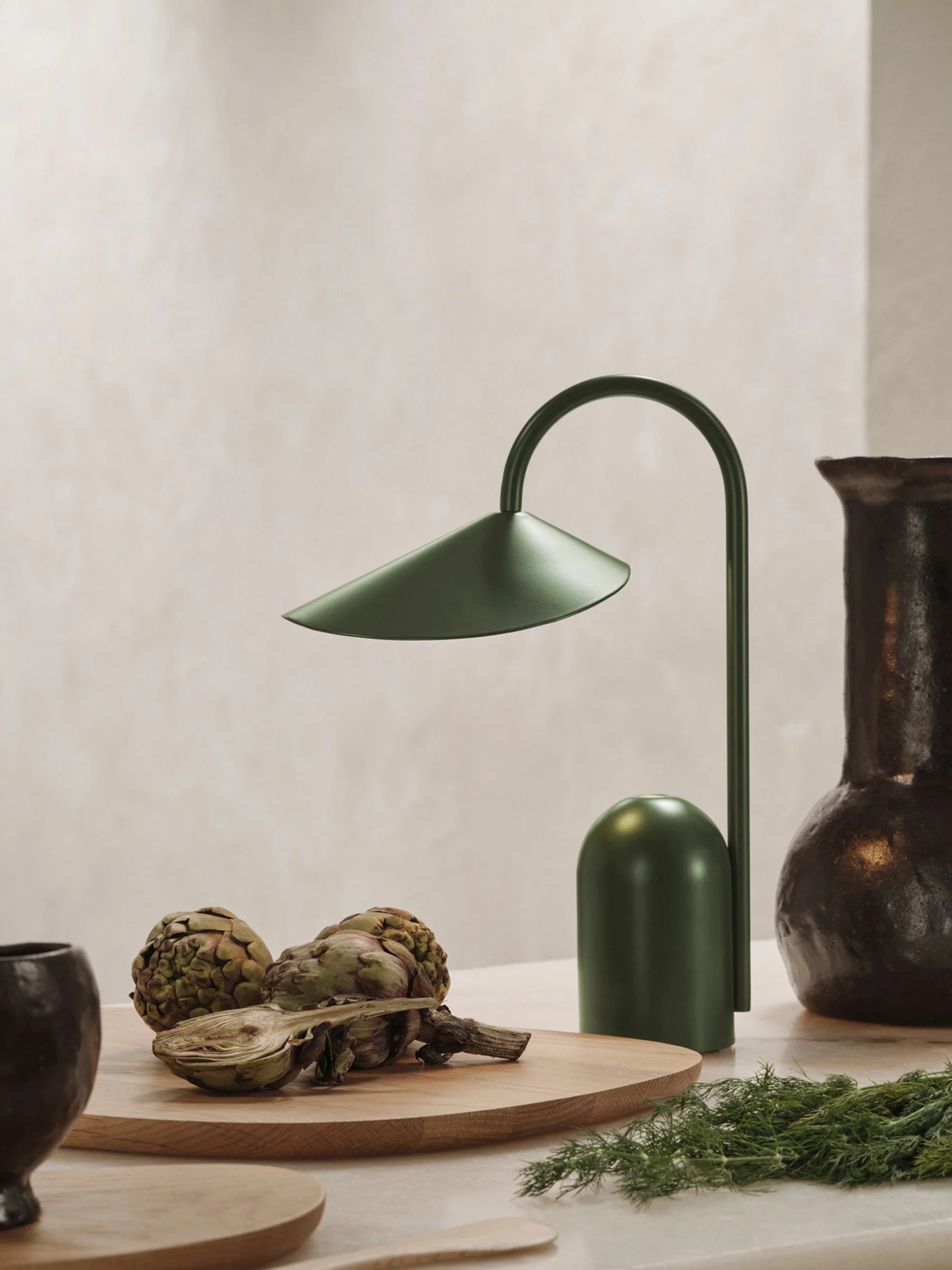 Kleine mobiele LED-tafellamp Arum, dimbaar
