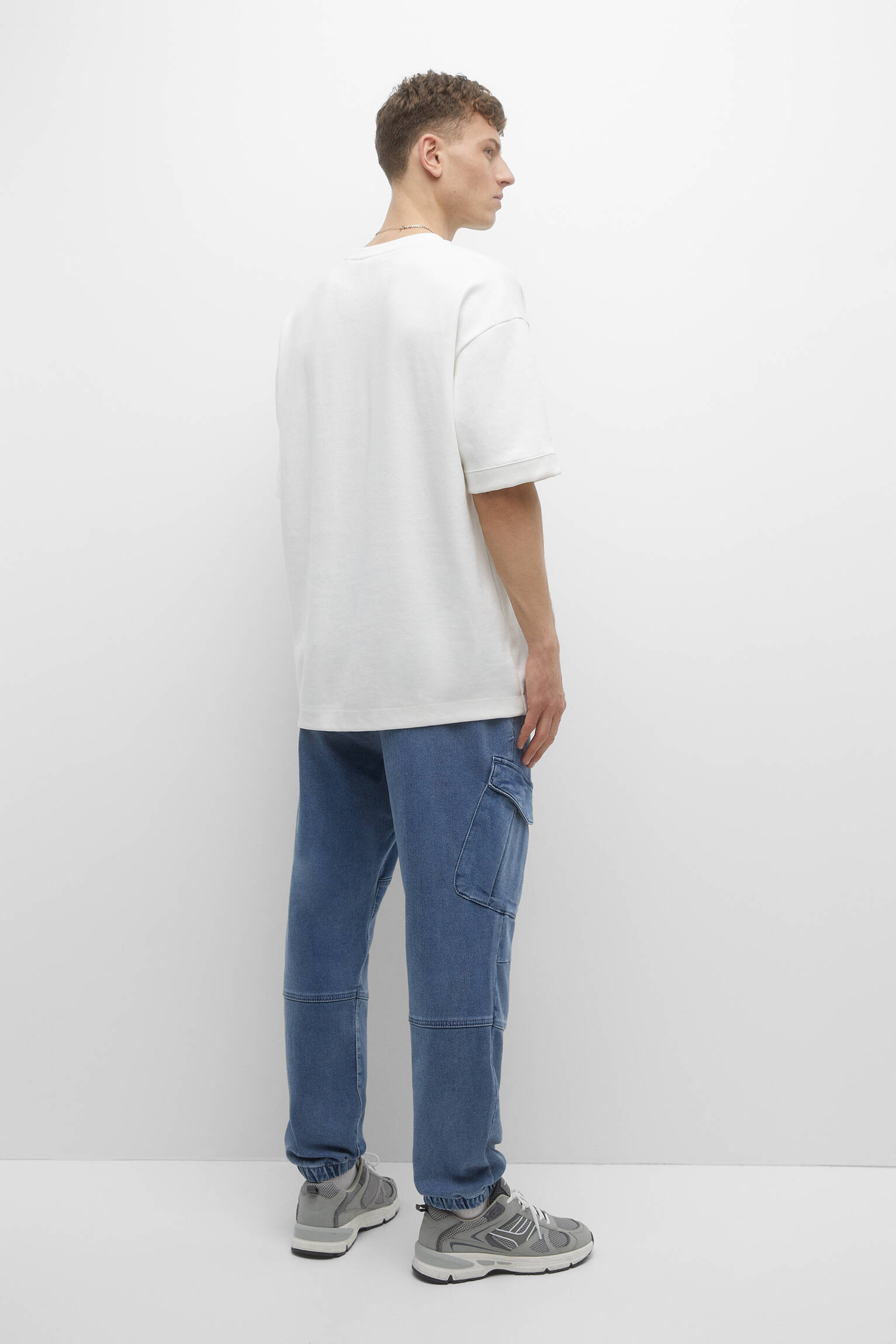 Calça jeans cargo - azul médio